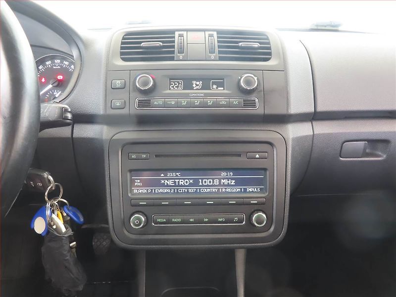 Škoda Fabia (2014) Elegance 1.2 TSI, Serv.kniha - fotka 12 z 14