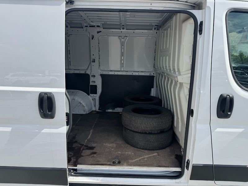 Peugeot Boxer (2021) L1H1 2.2HDi 88kW - fotka 19 z 29