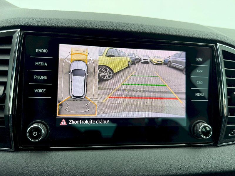 Škoda Karoq (2023) 1.5 TSI 110kW DSG Style Plus M - fotka 18 z 35