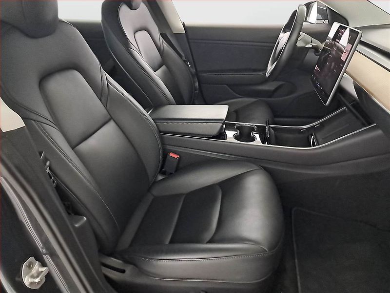 Tesla Model 3 (2019) Long Range 4WD 78kWh, SoH 83% - fotka 9 z 23