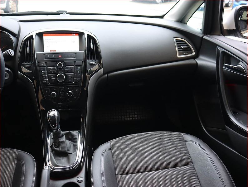 Opel Astra (2014) 1.4 T, Serv.kniha, Xenony - fotka 8 z 17