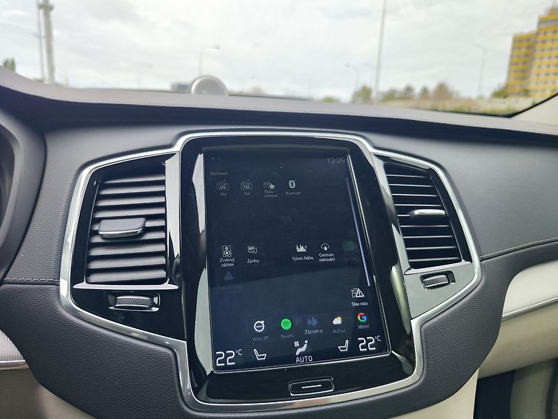 Volvo XC90 D5 2.0/173kW Inscription AT 4x - fotka 28 z 47