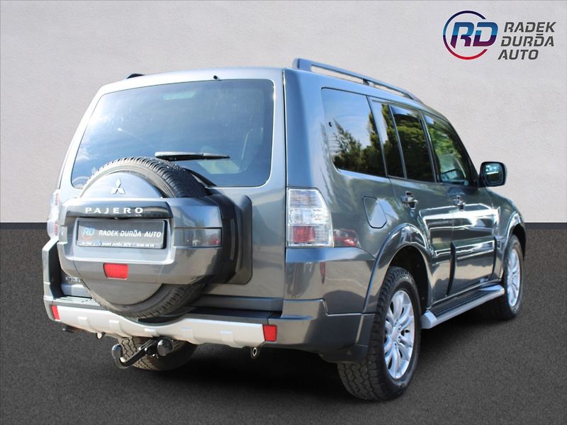 Mitsubishi Pajero 3,2 DI-D  ČR,AUTOMAT,4x4,7MÍST - fotka 5 z 38