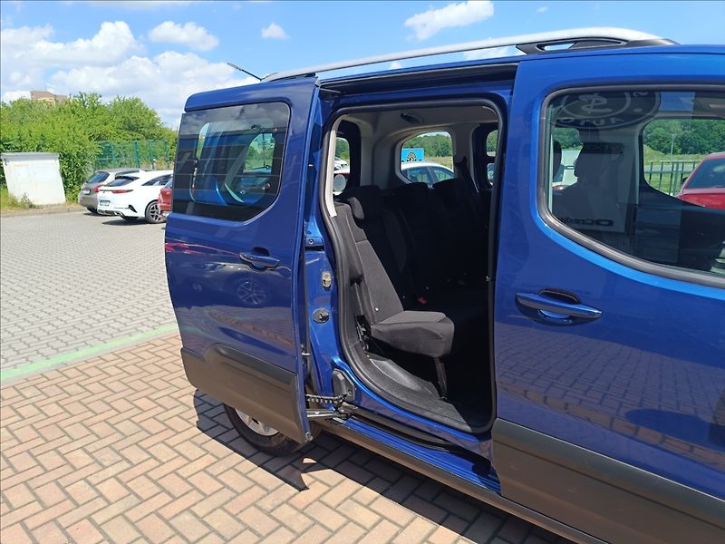 Peugeot Rifter 1,5 BlueHDi Active - fotka 9 z 19