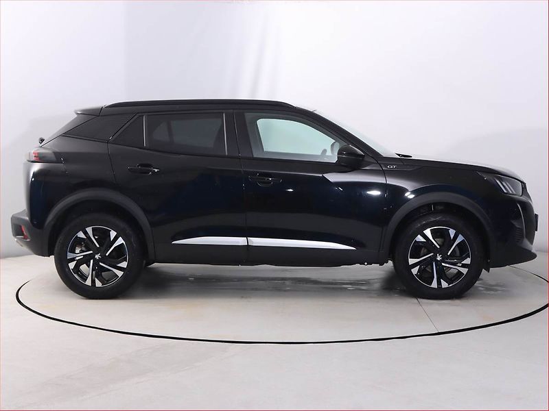 Peugeot 2008 (2023) GT 1.2 PureTech - fotka 6 z 21