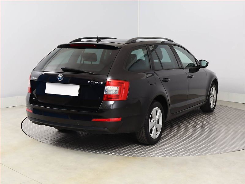 Škoda Octavia (2014) 1.6 TDI, Tempomat - fotka 5 z 13