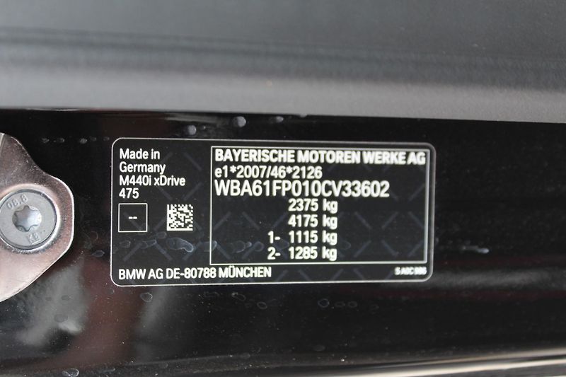 BMW Řada 4 M440i xDrive Convertible - fotka 23 z 23