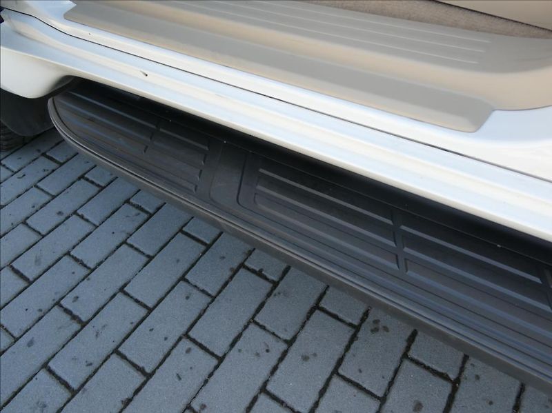 Toyota Land Cruiser 2,8 D-4D 150kW 2Maj, ČR, DPH - fotka 33 z 41