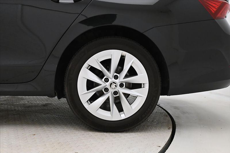 Škoda Octavia 2,0 TDI 110kW DSG Style Záruka - fotka 31 z 31