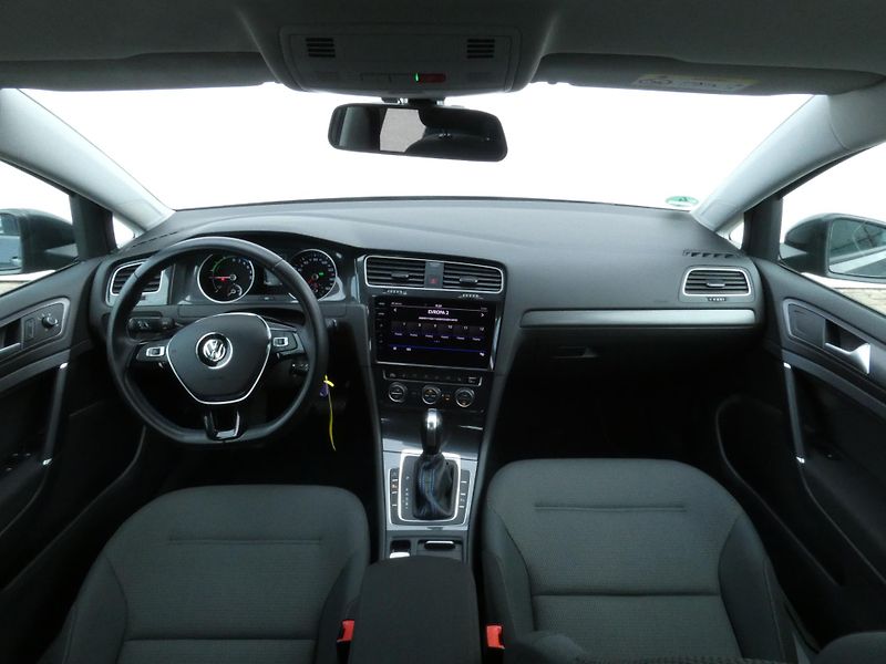 Volkswagen e-Golf (2020) Comfortline 100kW SoH 87% - fotka 15 z 30