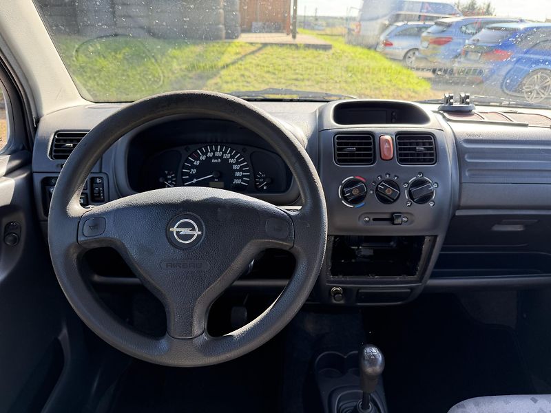 Opel Agila 1.0i - fotka 14 z 21
