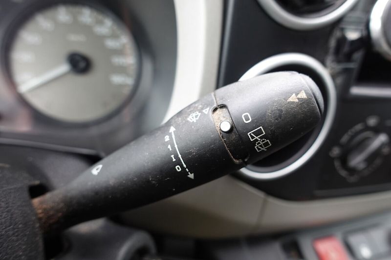 Peugeot Partner 1,6i 72kW M/T 5míst - fotka 21 z 24