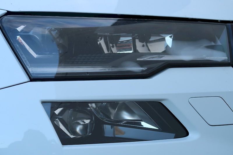 Škoda Karoq (2025) SportLine 2,0 TDi /110 kW - fotka 27 z 32