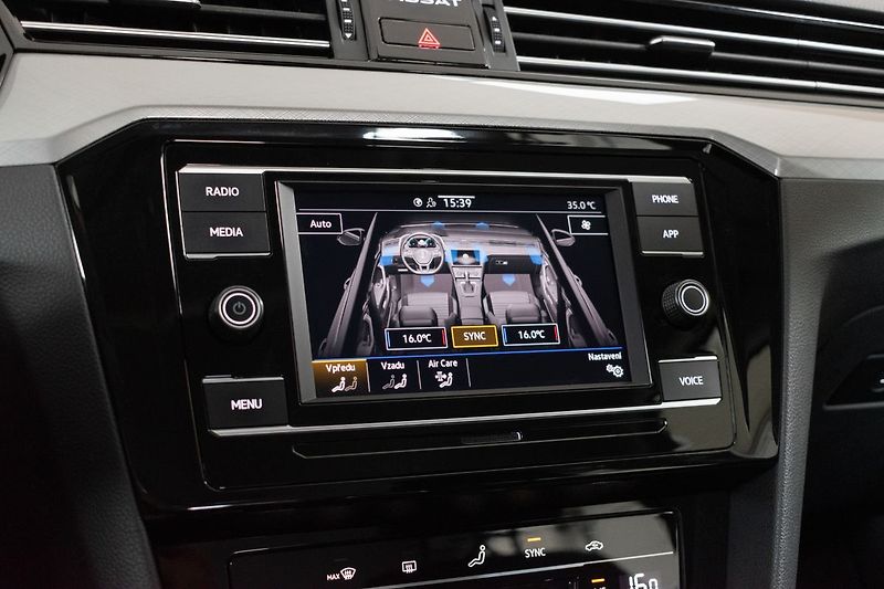 Volkswagen Passat TDI 110kW BUSINESS*2xPNEU*ČR 1 - fotka 24 z 39