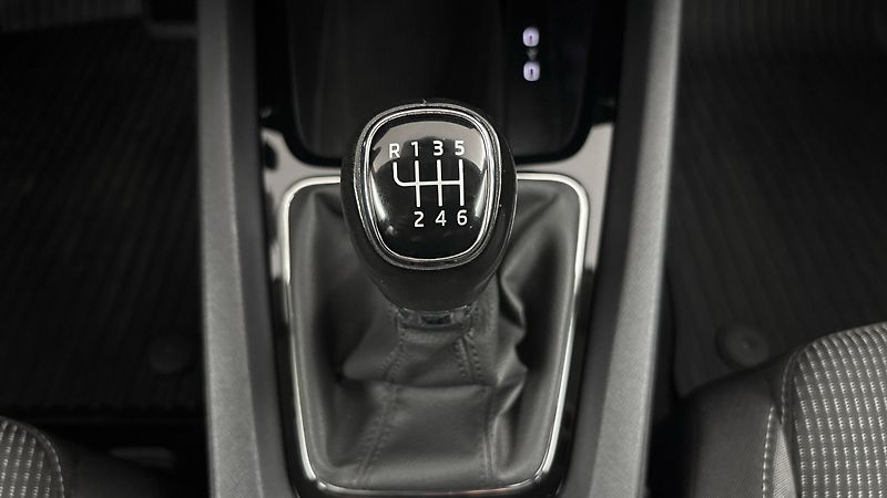 Škoda Octavia 2.0 TDI Ambition Combi - fotka 22 z 24