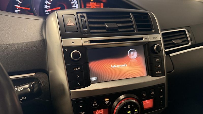 Toyota Verso (2014) 2.0DID,ČR,7 MÍST,2 MAJITEL - fotka 29 z 32