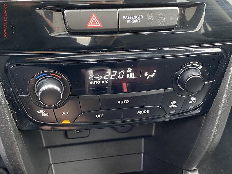 Suzuki Vitara (2019) 1.4B-Jet, Style, AT, panor - fotka 16 z 19