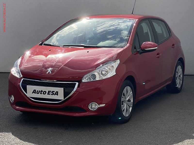 Peugeot 208 (2014) 1.2i, 1.maj,ČR, servis.kniha - fotka 3 z 17