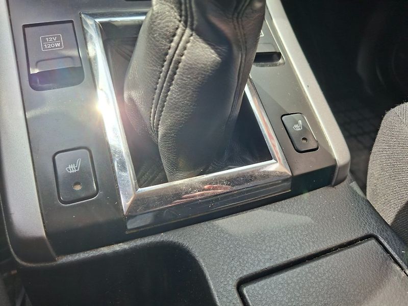 Suzuki Grand Vitara (2008) 1.6i 78kW 4x4 -T.ZAŘ-4 MÍSTNÉ - fotka 13 z 27
