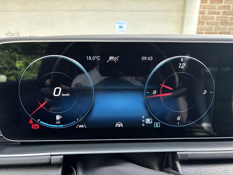 Mercedes-Benz GLE (2023) 400d 4MATIC 9GTRONIC AMG Paket - fotka 69 z 166
