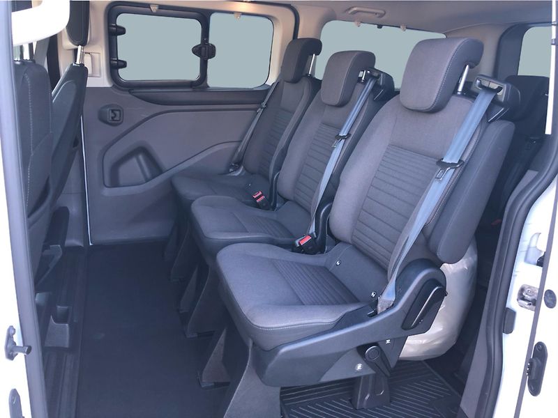 Ford Tourneo Custom 2.0 TDCi  8 Míst - fotka 12 z 26