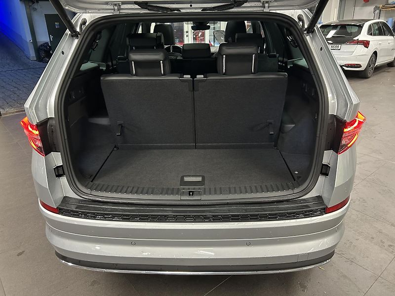Škoda Kodiaq (2023) 2.0TDi L&K 4x4 7míst Panor 360 - fotka 37 z 52