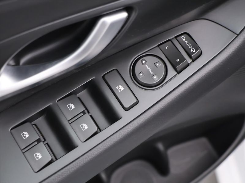 Hyundai i30 1,5 T-GDI N Line SmartKey CZ - fotka 13 z 32
