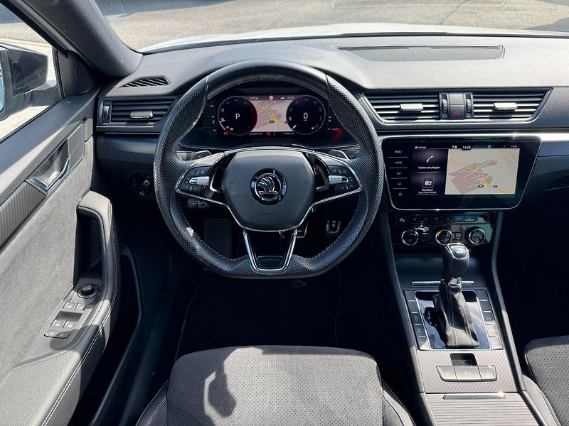 Škoda Superb (2023) Sportline 2.0 TDI 4x4 147kW - fotka 16 z 36