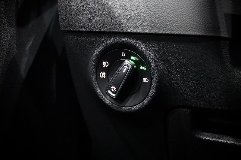 Škoda Karoq 1.5 TSI 110 kW - fotka 20 z 38