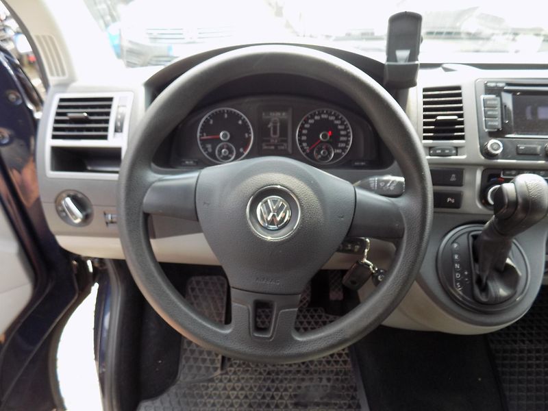 Volkswagen Caravelle 2,0 TDI 103 KW COMFORT NAVI - fotka 35 z 45