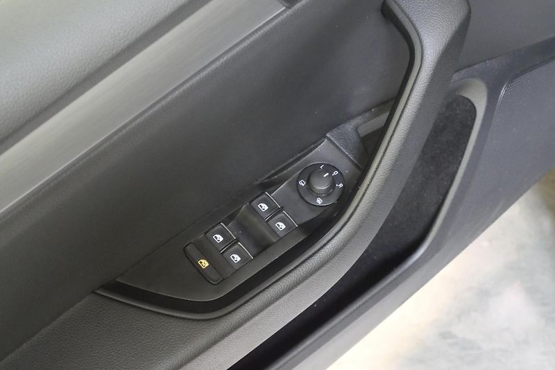 Škoda Superb - fotka 13 z 29