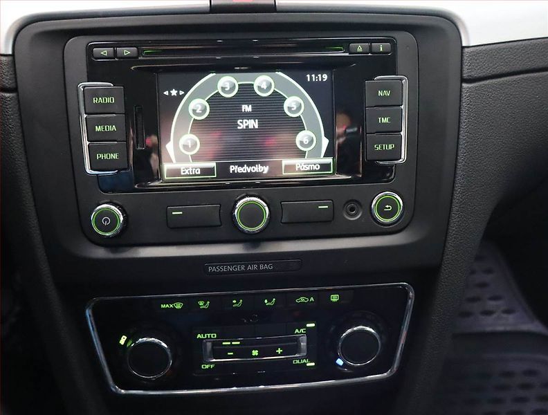Škoda Superb (2014) Greenline 1.6 TDI, Navi - fotka 12 z 22