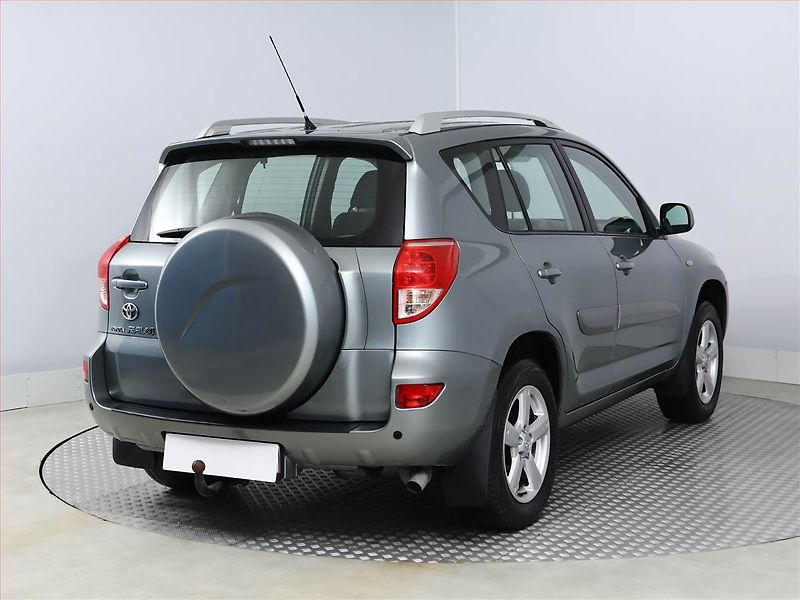 Toyota RAV4 (2007) 2.0 VVT-i, 4X4, Tempomat - fotka 5 z 15