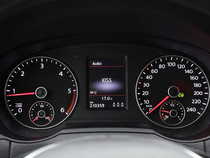 Volkswagen Sharan 2,0 TDI 130kW DSG 4Motion CZ - fotka 20 z 41
