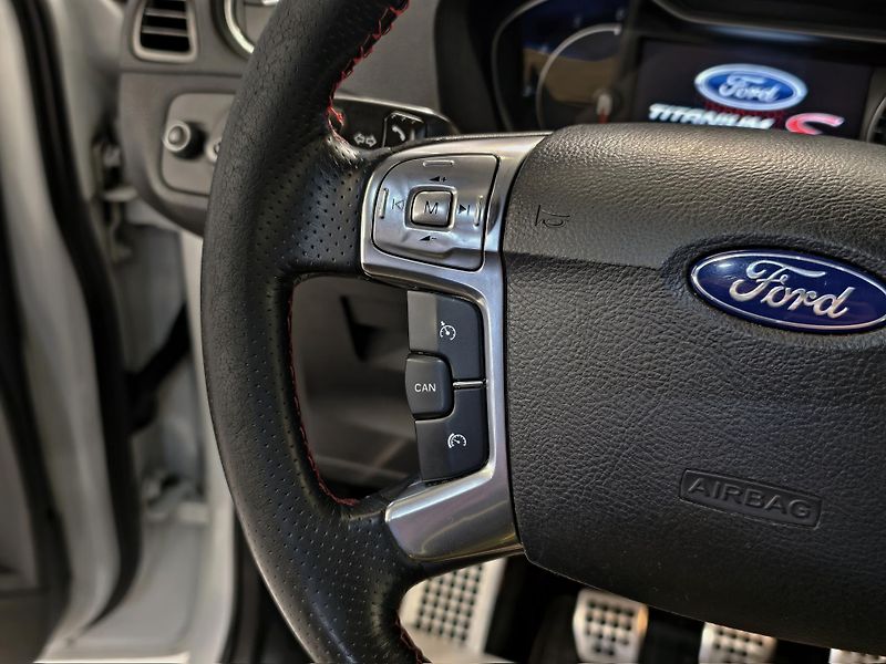 Ford S-MAX 2.2 TDCI 147kW TITANIUM S - fotka 16 z 22