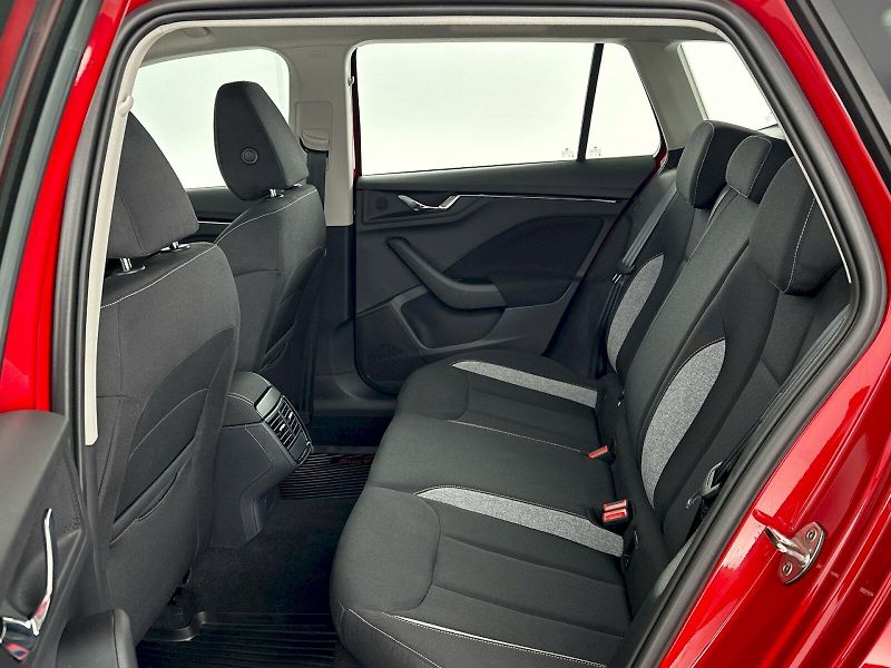 Škoda Kamiq (2024) 1.0TSI 85kW Selection - fotka 8 z 24