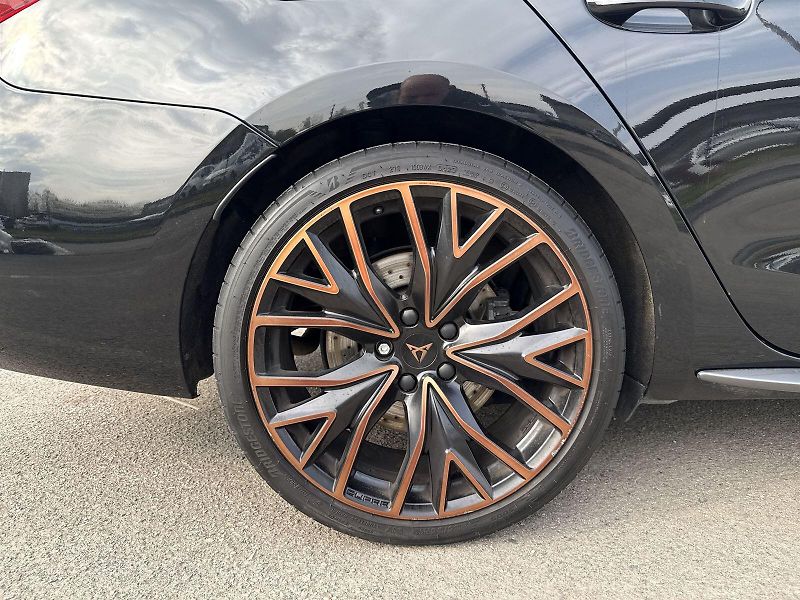 Cupra Leon (2021) SP 2.0 TSI 4Drive DSG VZ - fotka 28 z 30