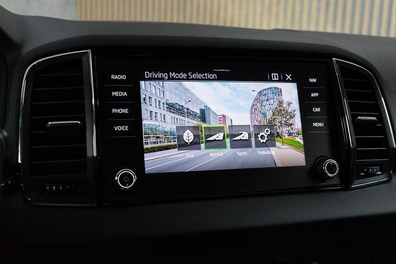 Škoda Karoq 1.5 TSI STYLE+*TAŽNÉ*DSG*ČR* - fotka 27 z 44