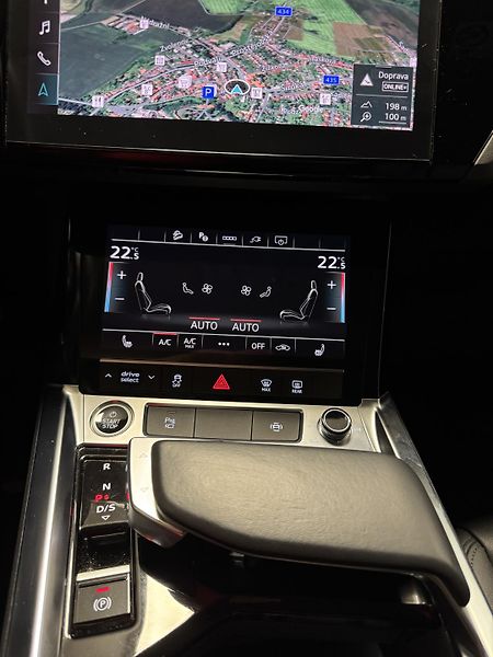 Audi e-tron (2022) 50 QUATTRO BUSSINES 1 Majitel - fotka 20 z 53
