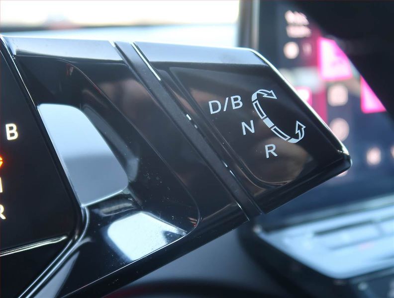 Volkswagen ID.3 (2020) Pro Perf. (62 kWh), SoH 87% - fotka 13 z 22