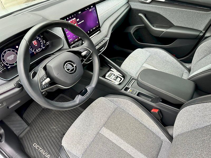 Škoda Octavia (2024) 1.5 TSI 110kW MHEV Top Selecti - fotka 6 z 24