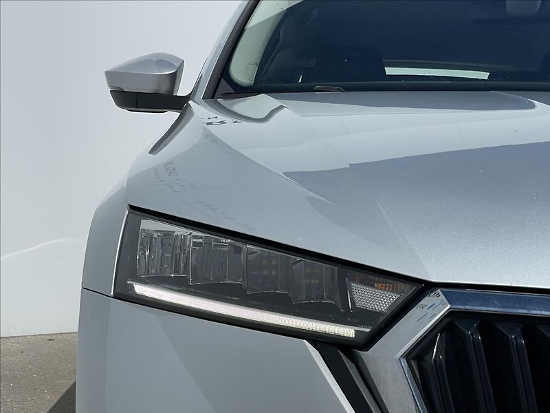 Škoda Octavia 2,0 TDI Combi Ambition Plus - fotka 20 z 22