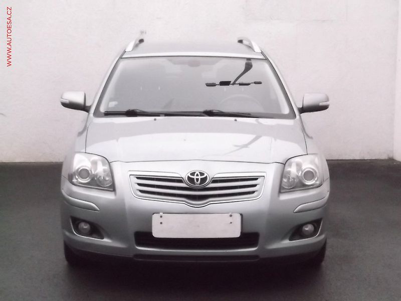 Toyota Avensis (2004) 1.8 VVT, Executive - fotka 2 z 3