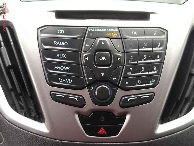Ford Tourneo Custom (2014) 2.2TDCi L2 9míst, Trend, AC - fotka 13 z 19