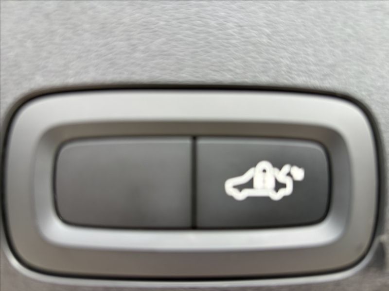Volvo V60 2,0 D3 110 KW MOMENTUM MANUAL - fotka 26 z 26