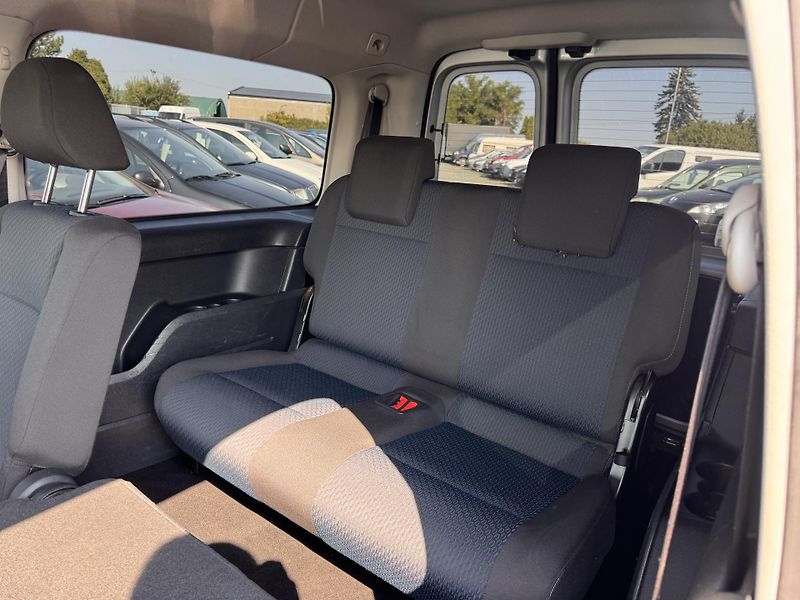 Volkswagen Caddy Maxi 2.0 TDi, 110 kW,DSG, - fotka 18 z 21