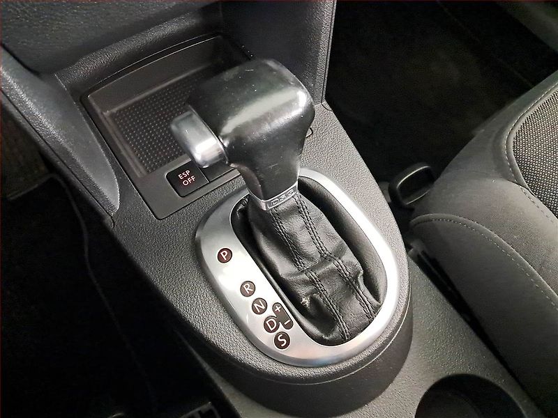 Volkswagen Touran (2007) 2.0 TDI, Automat, po STK - fotka 13 z 18