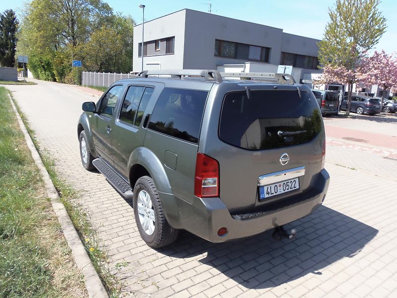 Nissan Pathfinder (2005) 2.5 DCi 4x4 redukce tažné 3 T - fotka 7 z 25