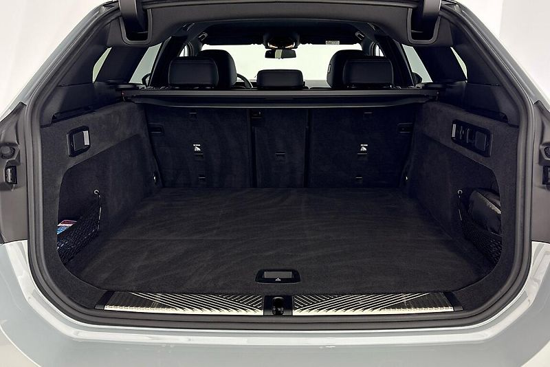 BMW Řada 5 540d xDrive Touring - fotka 9 z 24