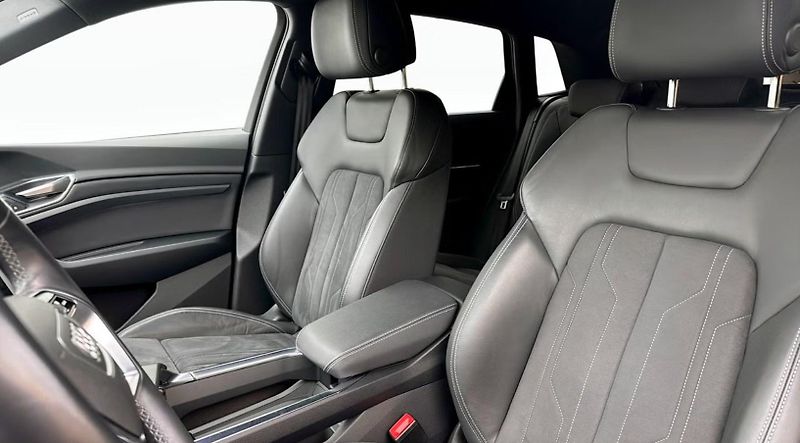 Audi Q8 e-tron 50 Q Vzd. odpružení Kamera Taž - fotka 8 z 20